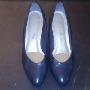 Stride Black Pumps - Size 6B